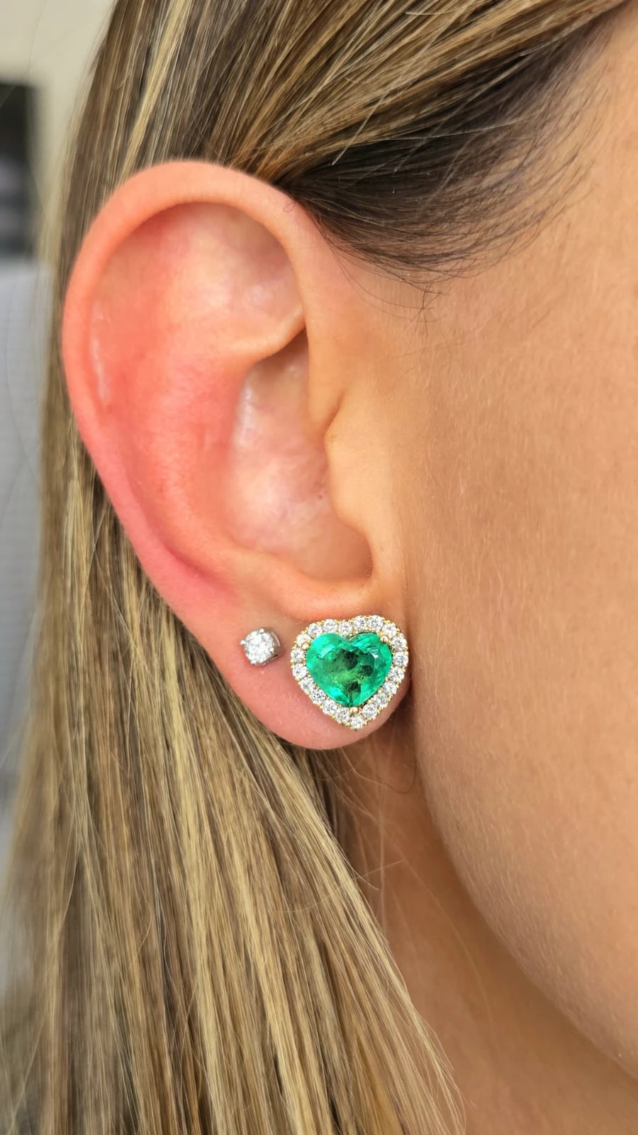 Emerald heart earrings (2/2)