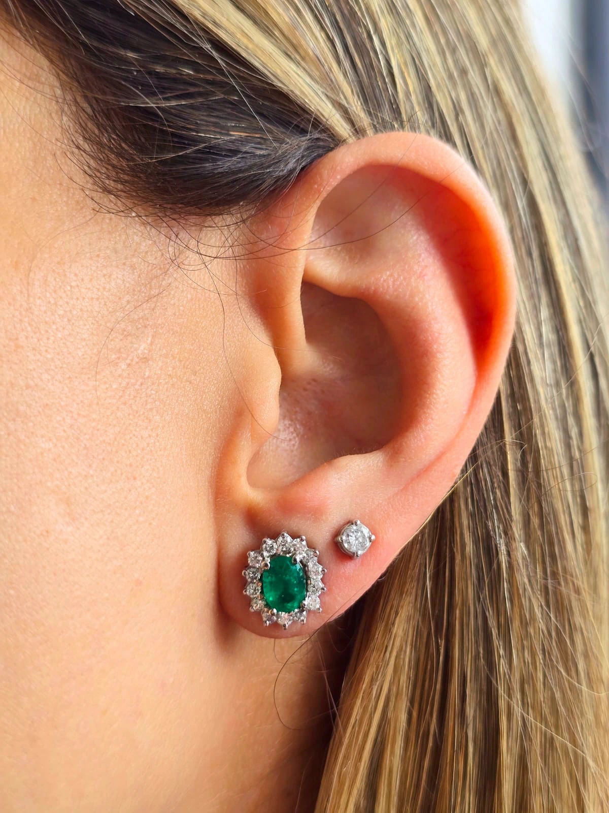Emerald Rosette Earrings (2/2)