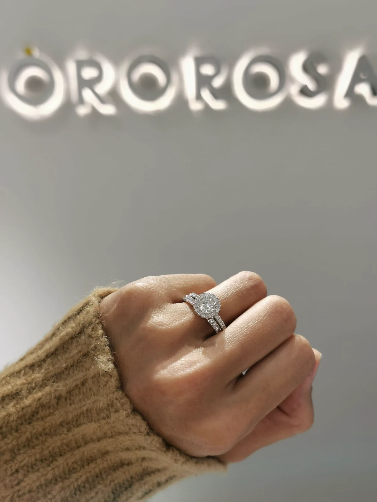 Round halo ring (2/2)