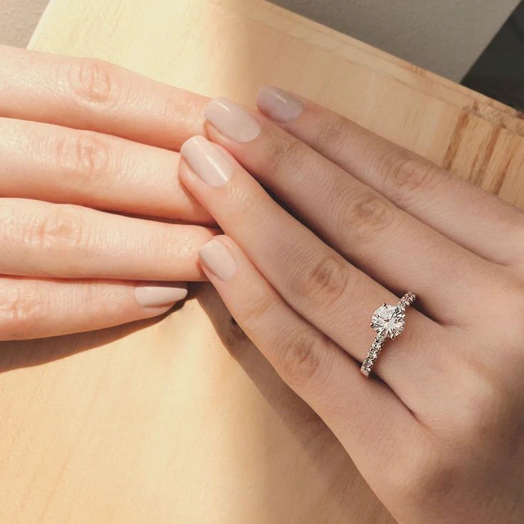 Yellow gold and diamond ring (2/2)