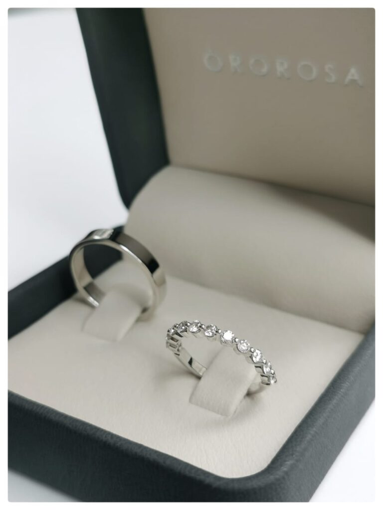 ARGOLLAS ORO BLANCO Y DIAMANTES PLATINO