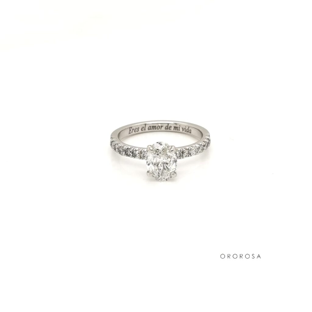 Anillo Diamante talla ovalo - Ororosa Colombia