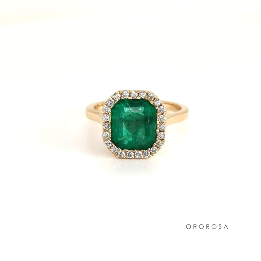 Anillo Esmeralda y Diamantes